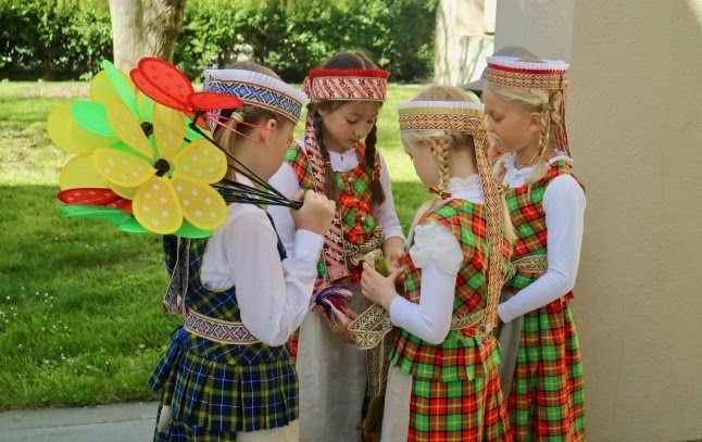vadovės žodis – mokyklos archyvo vaizdas