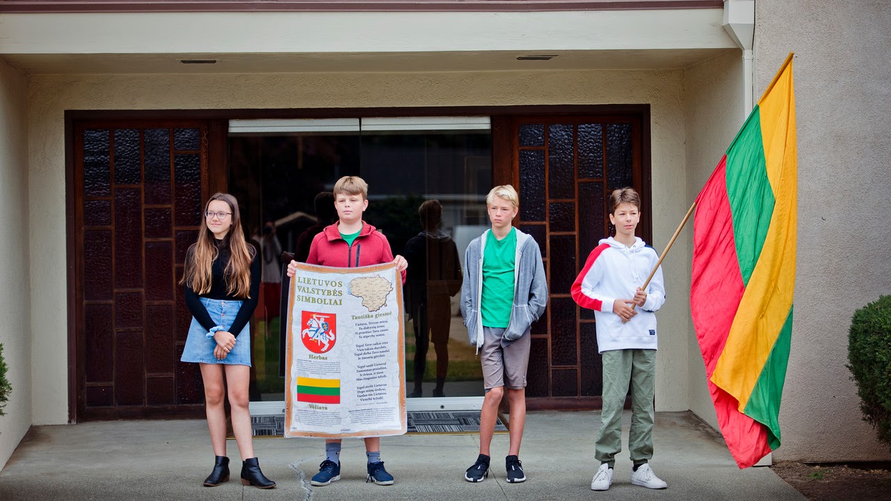 ŠEŠTADIENIS, KAI NORISI Į MOKYKLĄ! – mokyklos archyvo vaizdas