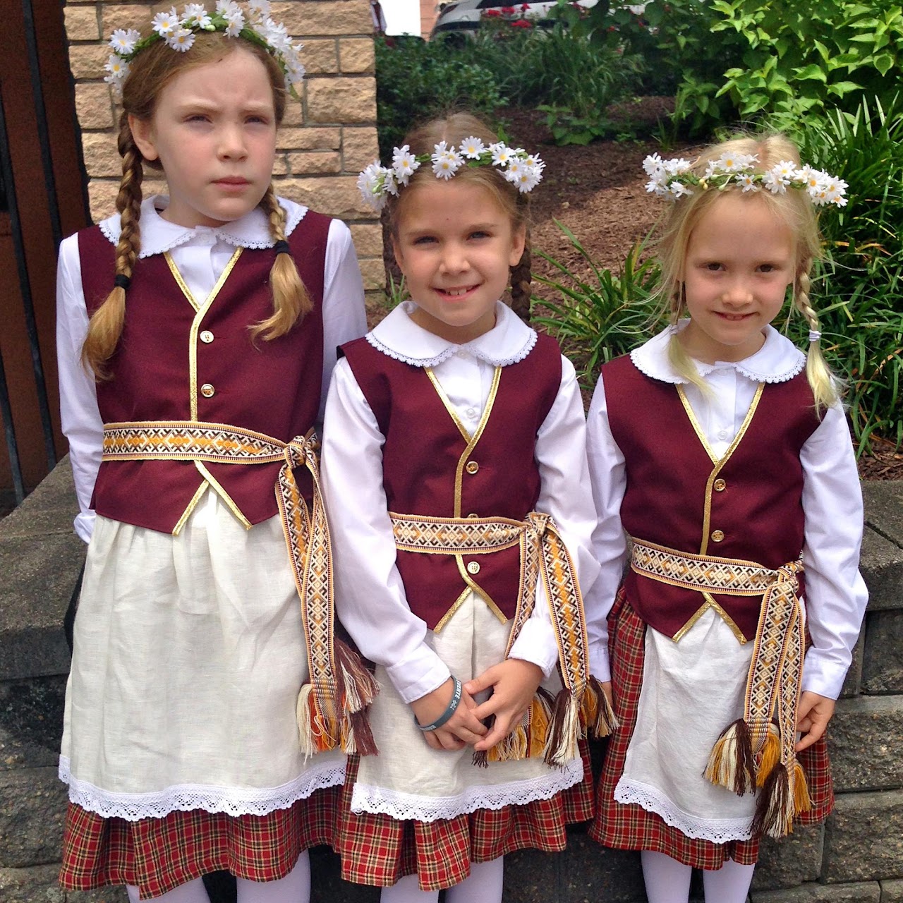 2016 šokių šventė – mokyklos archyvo vaizdas